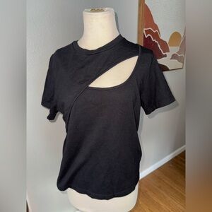 MONROW Women Cutout jewel Neck black shortsleeve shirt size small -cotton